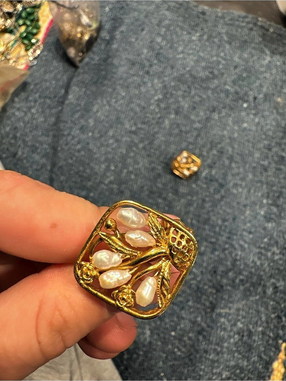 Gold & White Pearl-Detail Gold-Tone Brooch Set - Picture 2 of 3